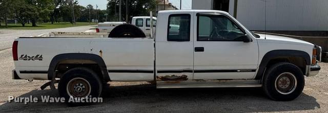Image of Chevrolet 2500 equipment image 3