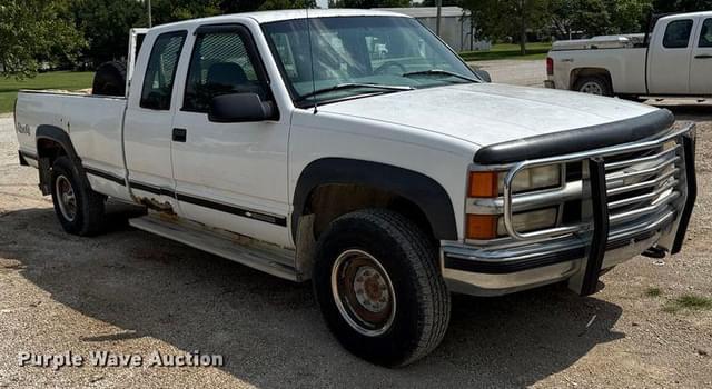 Image of Chevrolet 2500 equipment image 2
