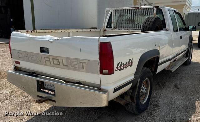 Image of Chevrolet 2500 equipment image 4