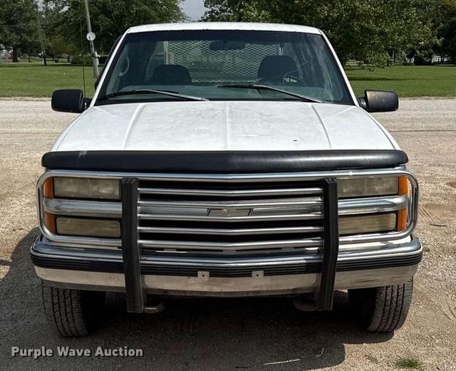 Image of Chevrolet 2500 equipment image 1