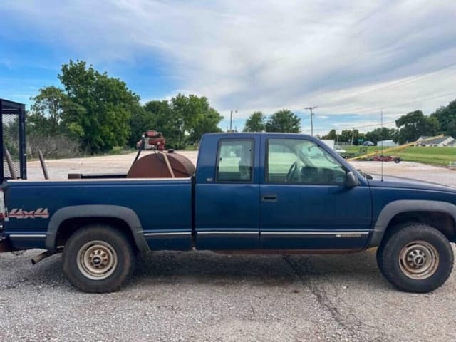 Image of Chevrolet 2500 equipment image 2