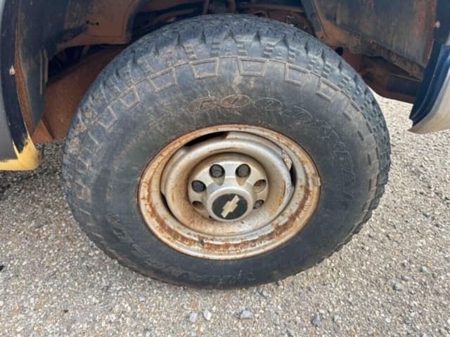 Image of Chevrolet 2500 equipment image 4