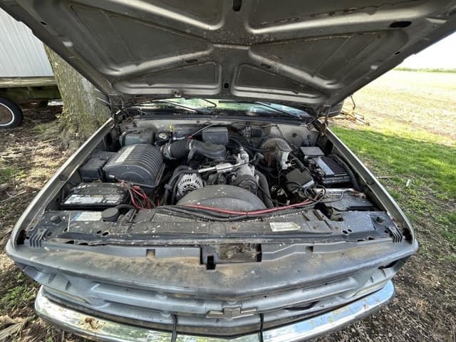 Image of Chevrolet 2500 equipment image 3