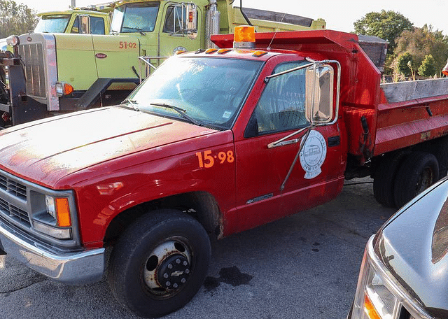 Image of Chevrolet 3500 equipment image 1