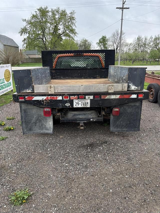 Image of Chevrolet 3500 equipment image 4