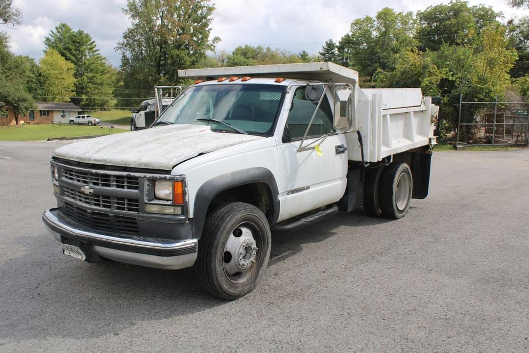 Image of Chevrolet 3500HD Primary image