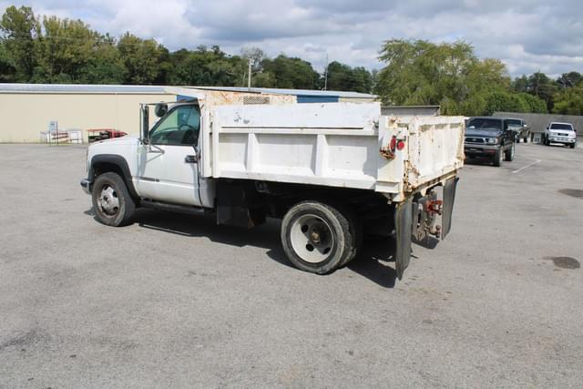 Image of Chevrolet 3500HD equipment image 3