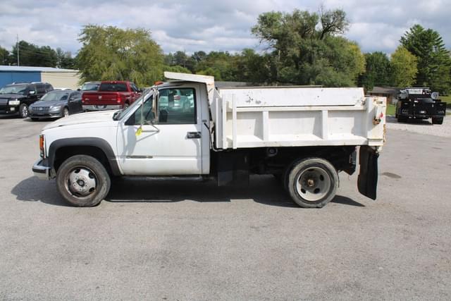 Image of Chevrolet 3500HD equipment image 2