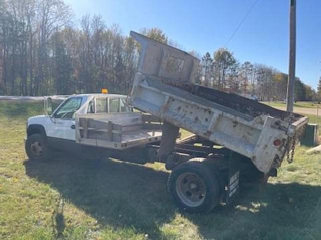 Image of Chevrolet 3500 equipment image 1