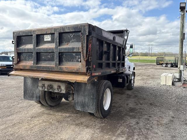 Image of Chevrolet 6500 equipment image 3