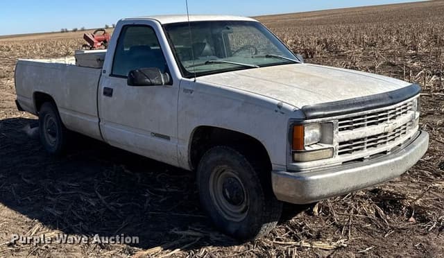 Image of Chevrolet C2500 equipment image 2