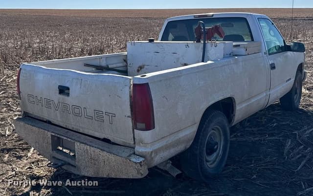 Image of Chevrolet C2500 equipment image 4