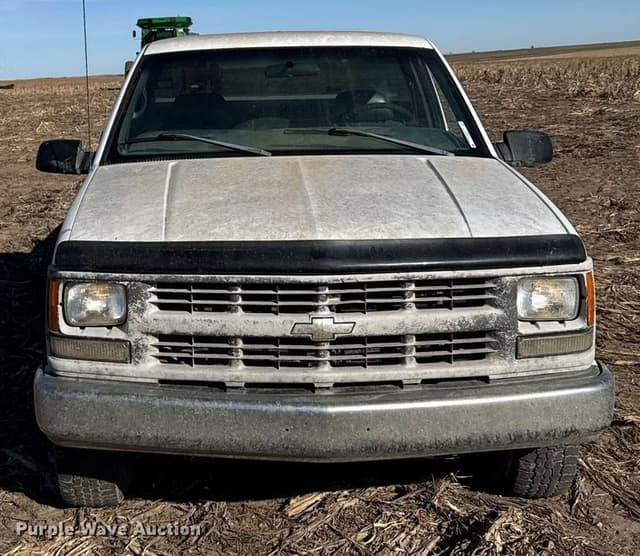 Image of Chevrolet C2500 equipment image 1