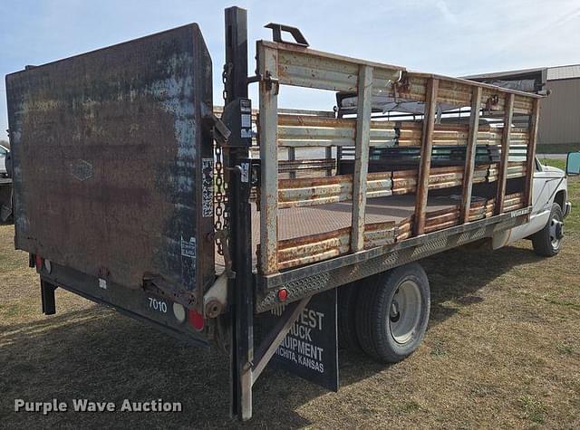 Image of Chevrolet C3500 equipment image 4