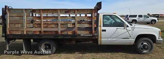 Image of Chevrolet C3500 equipment image 3