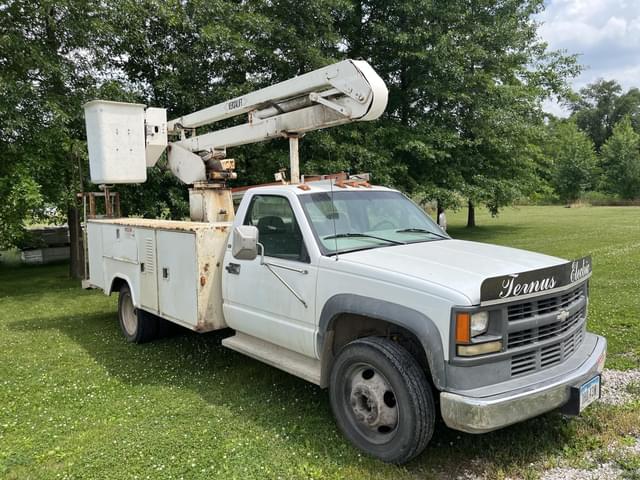 Image of Chevrolet 3500 equipment image 1