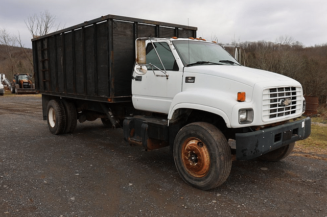 Image of Chevrolet C7500 equipment image 3