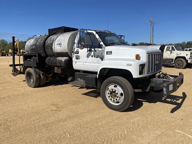 Image of Chevrolet C7500 equipment image 3