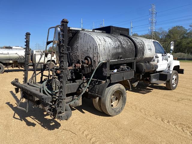 Image of Chevrolet C7500 equipment image 2