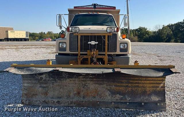 Image of Chevrolet C7500 equipment image 1