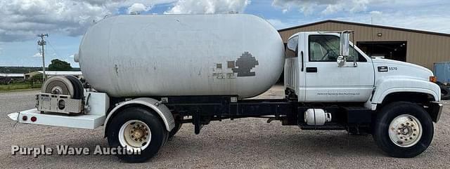 Image of Chevrolet C7500 equipment image 3
