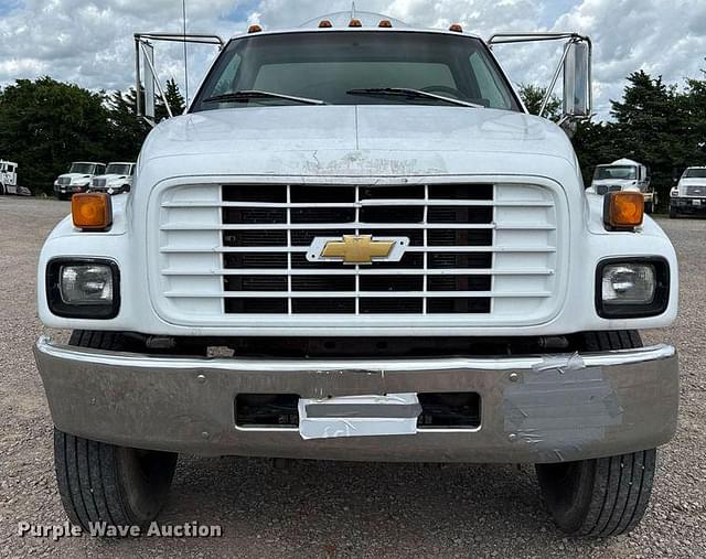 Image of Chevrolet C7500 equipment image 1
