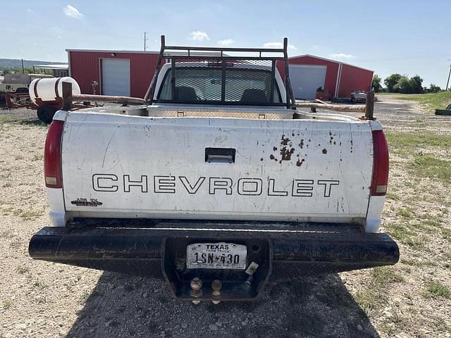Image of Chevrolet Cheyenne 2500 equipment image 3