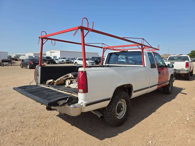 Image of Chevrolet 2500 equipment image 2