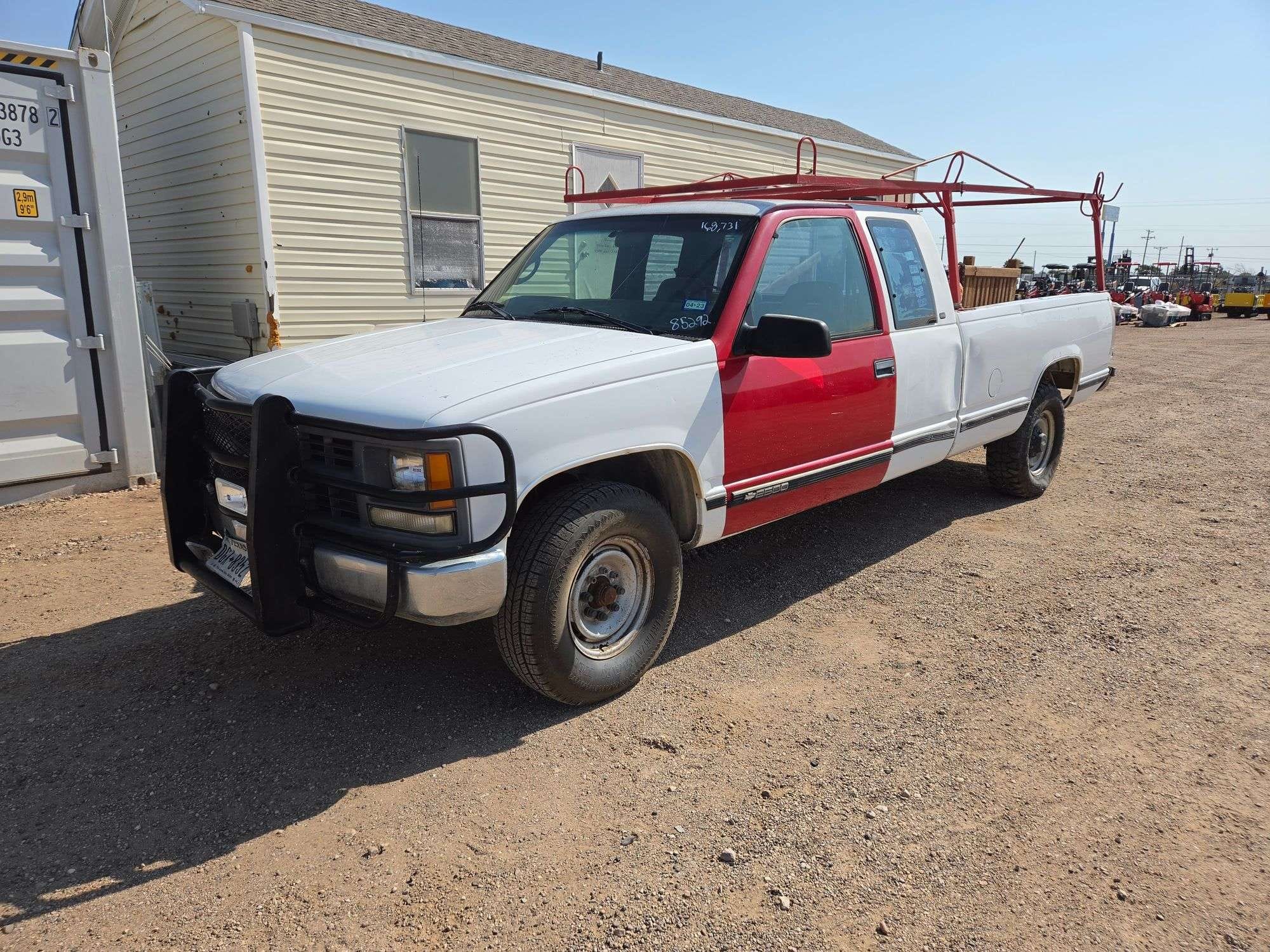 1998 Chevrolet 2500 Equipment Image0