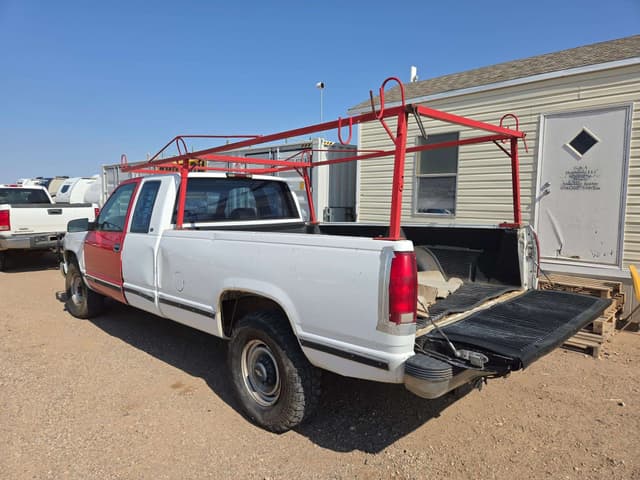 Image of Chevrolet 2500 equipment image 3