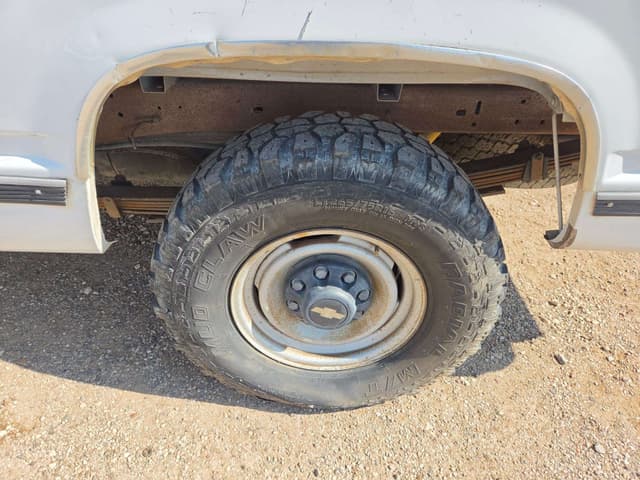 Image of Chevrolet 2500 equipment image 4