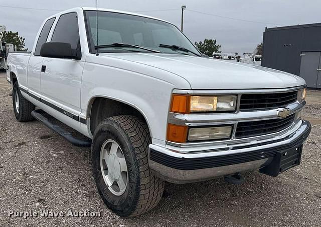 Image of Chevrolet K1500 equipment image 2