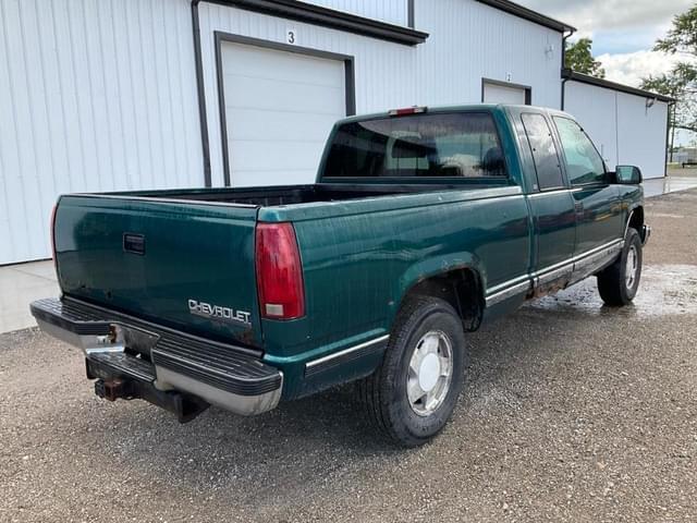 Image of Chevrolet 1500 equipment image 4