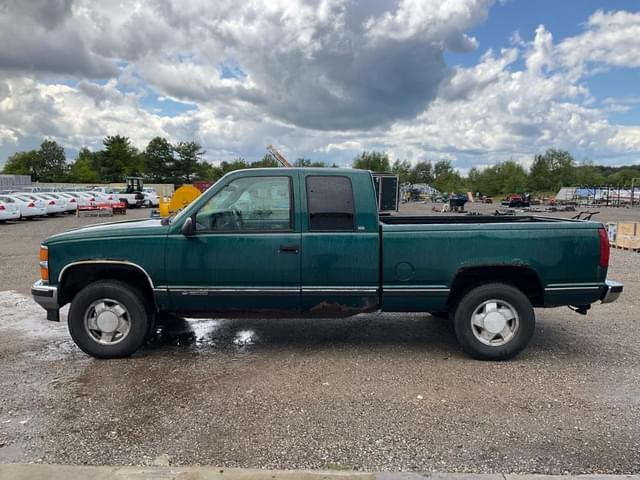 Image of Chevrolet 1500 equipment image 1