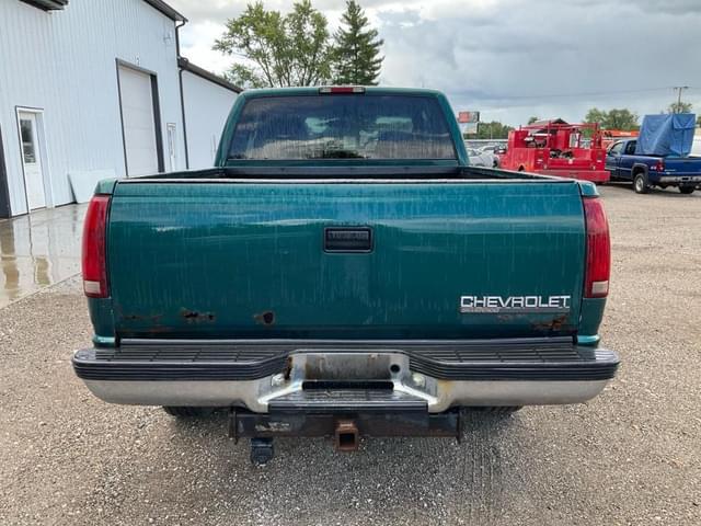 Image of Chevrolet 1500 equipment image 3