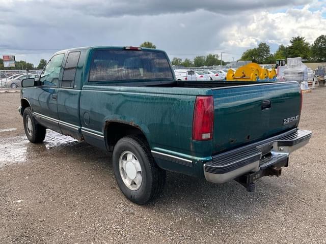 Image of Chevrolet 1500 equipment image 2