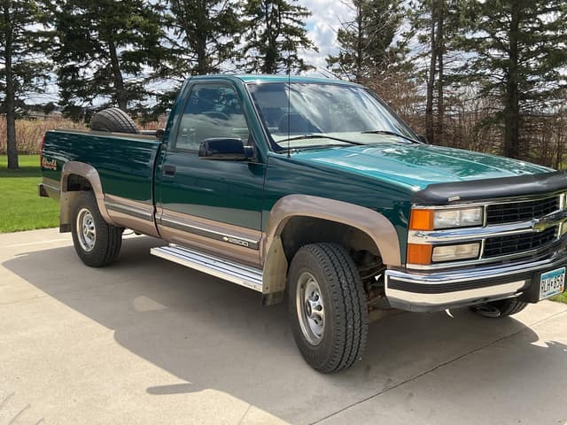 Image of Chevrolet 2500 equipment image 1