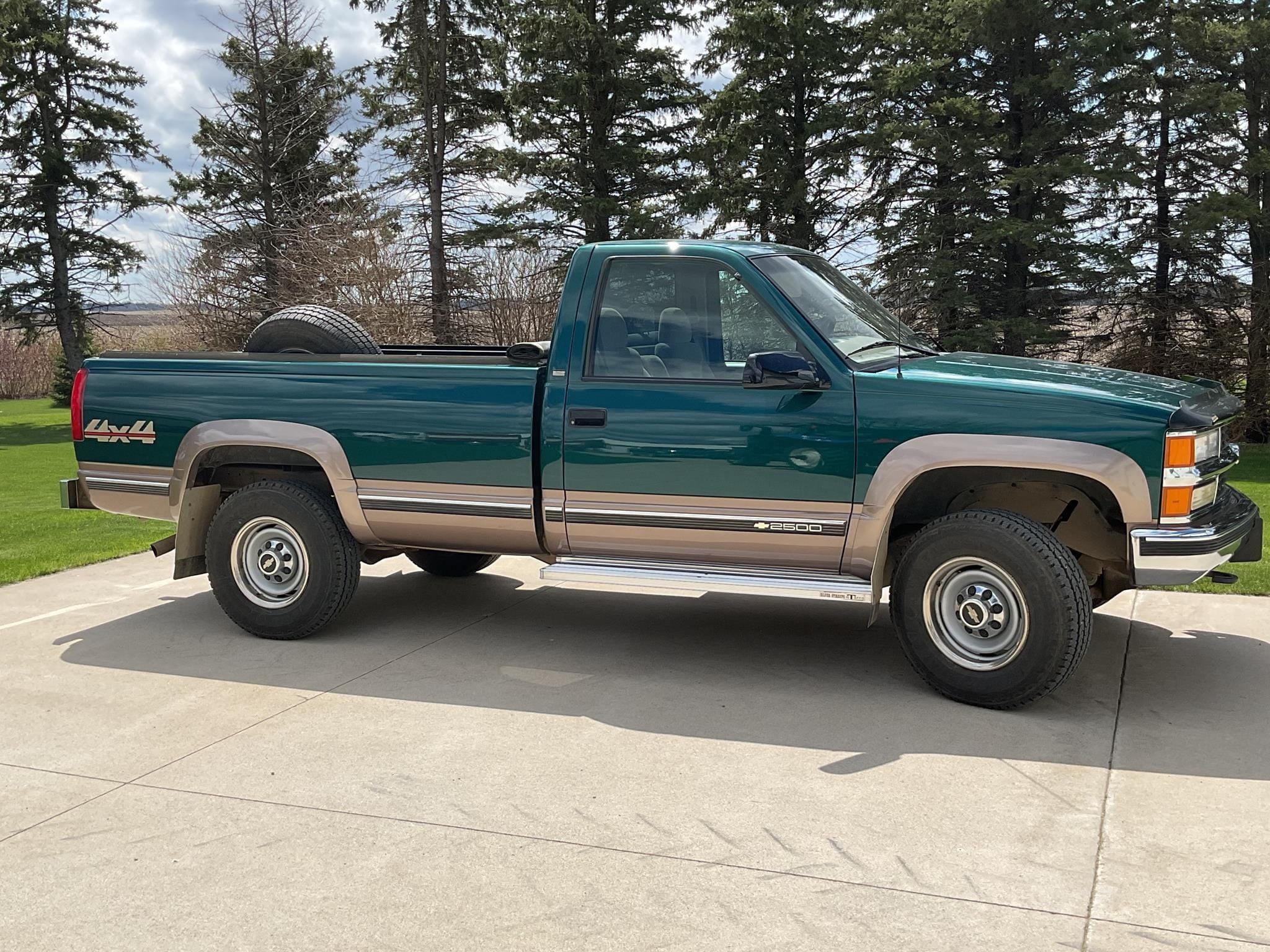 1998 Chevrolet 2500 Equipment Image0