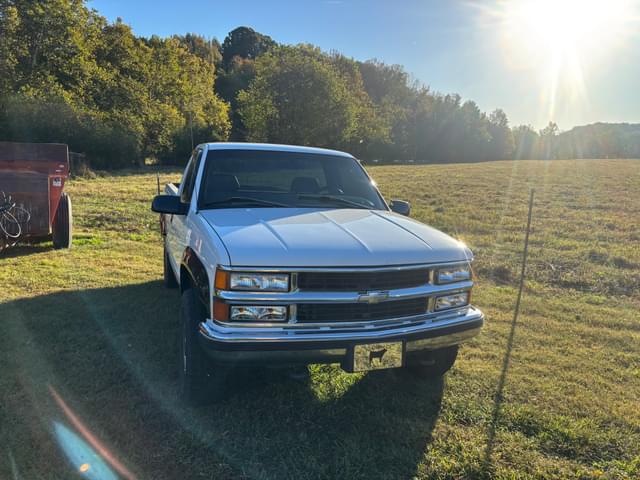 Image of Chevrolet K2500 equipment image 1