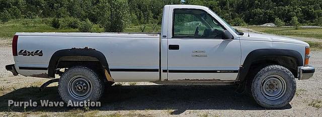 Image of Chevrolet K2500 equipment image 3
