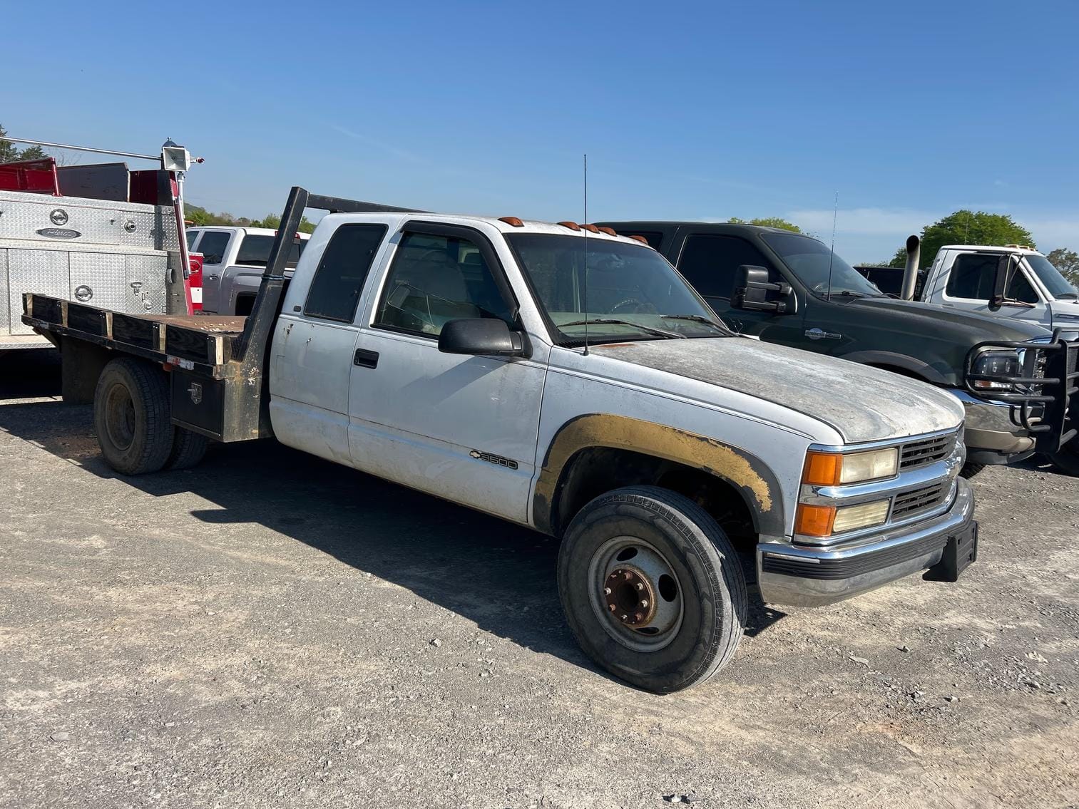 1998 Chevrolet 3500 Equipment Image0