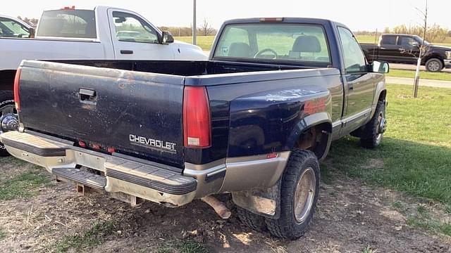 Image of Chevrolet 3500 equipment image 4