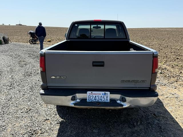 Image of Chevrolet S-10 equipment image 3