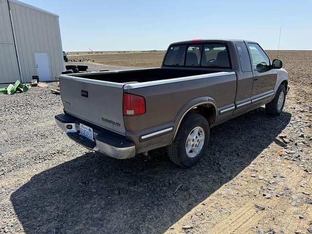 Image of Chevrolet S-10 equipment image 4