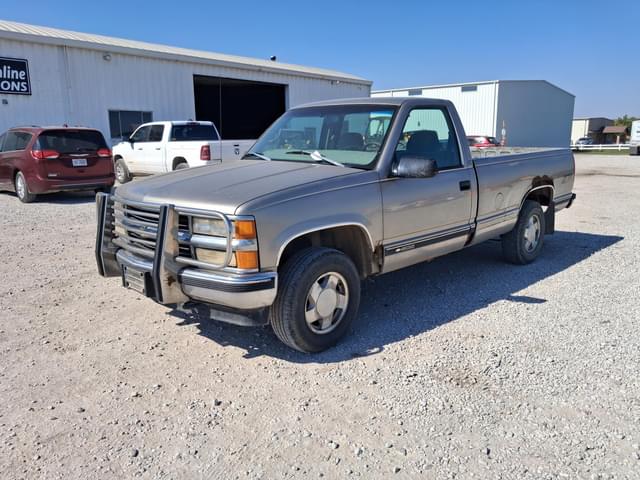 Image of Chevrolet 1500 equipment image 4