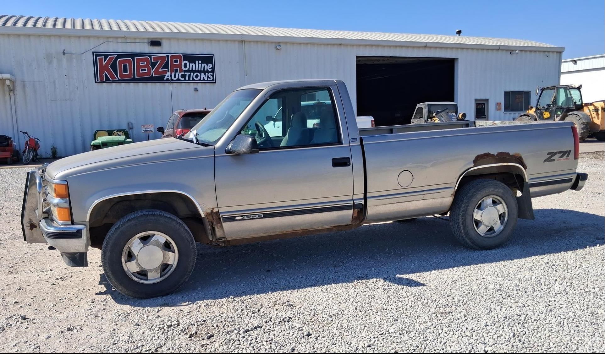 1998 Chevrolet 1500 Equipment Image0