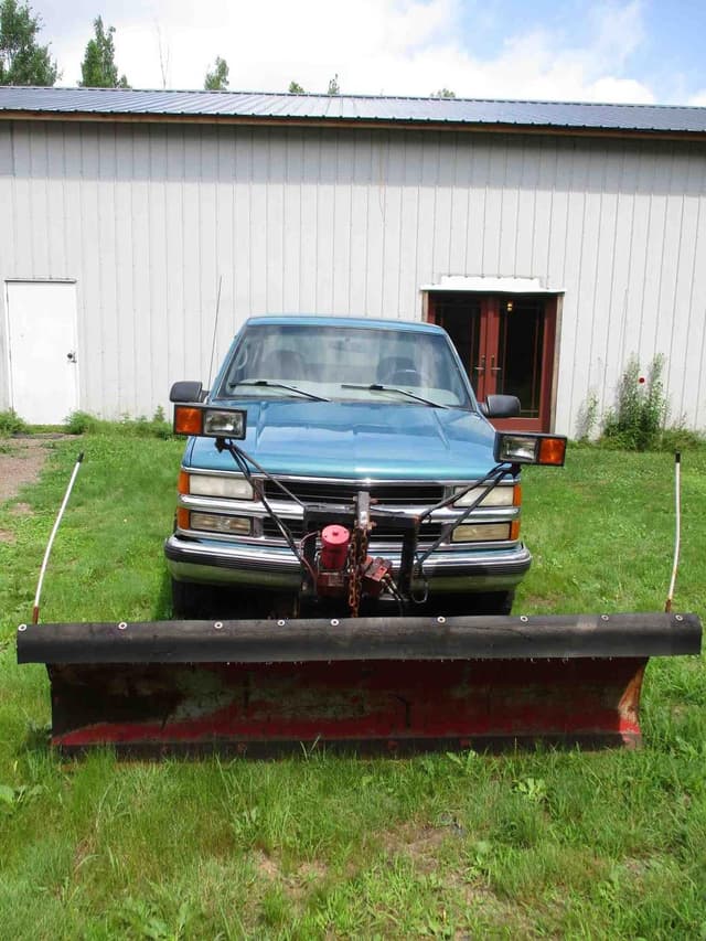 Image of Chevrolet 1500 equipment image 2