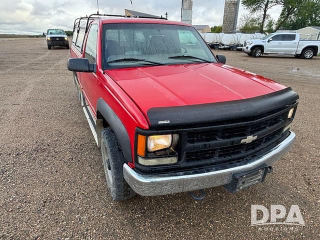 Image of Chevrolet 2500 equipment image 3
