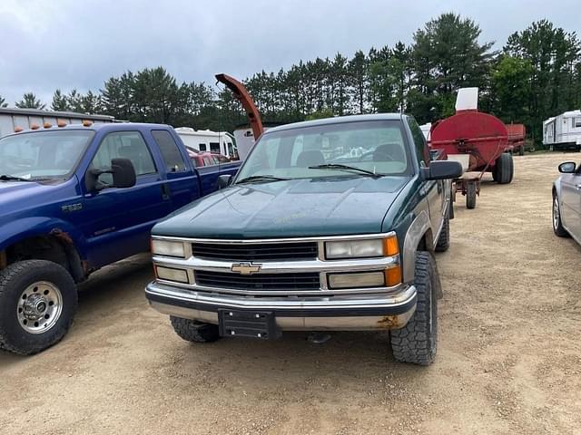 Image of Chevrolet 2500 equipment image 1