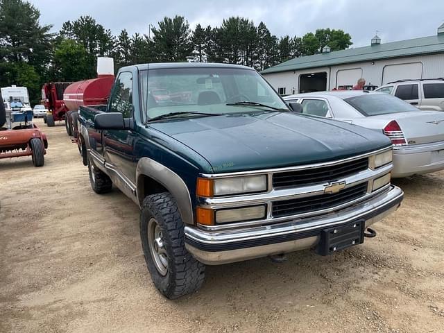 Image of Chevrolet 2500 equipment image 2